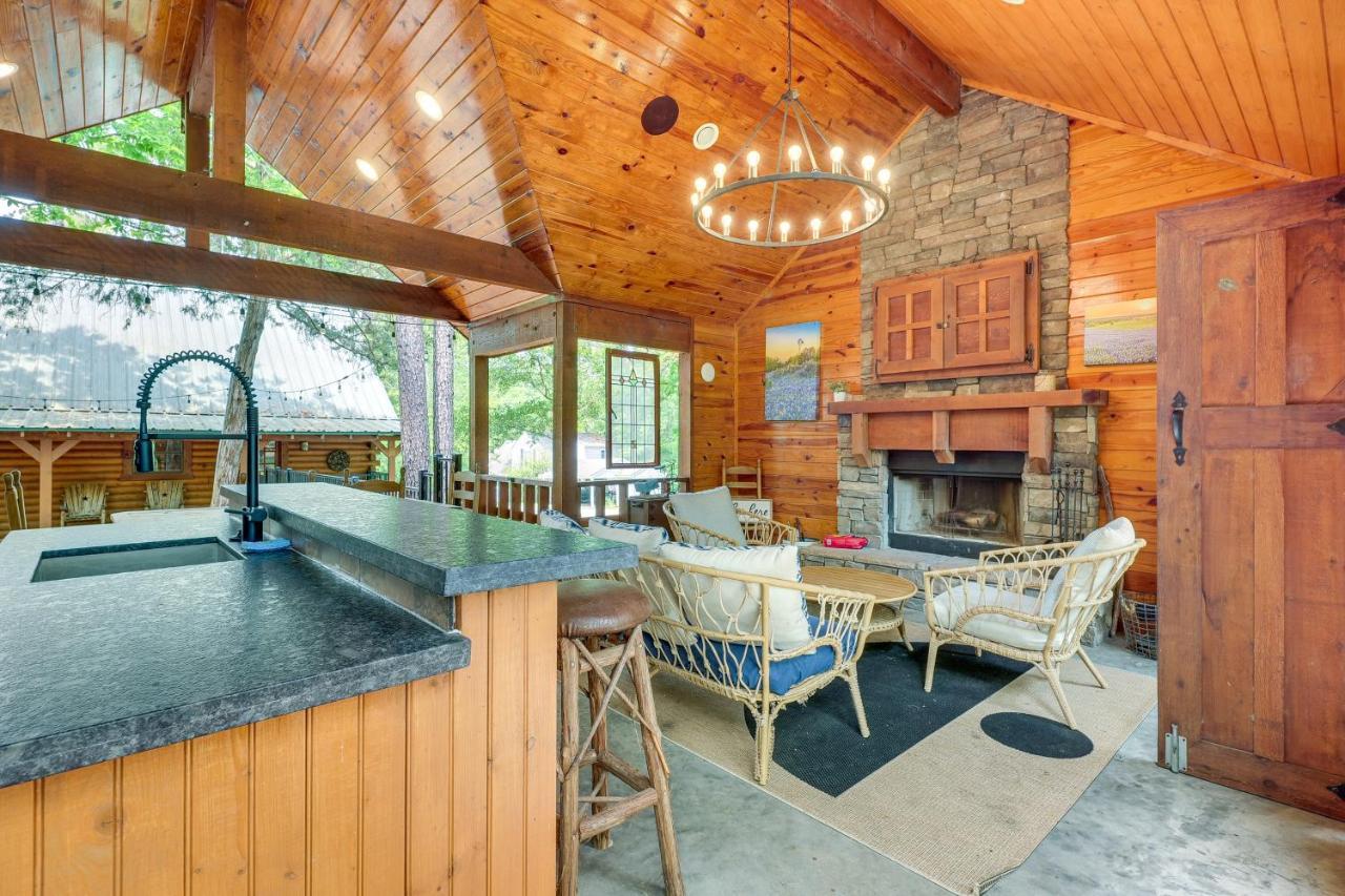 Cape Royale Luxury Livingston Cabin With Hot Tub! Villa Coldspring Exterior photo